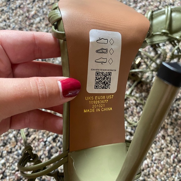 Lace up heels - Picture 5 of 5